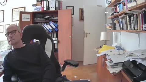 marginalie online show from 10/26/25, 09:48