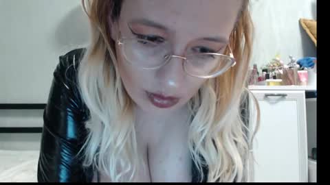 margo_shine online show from 05/01/26, 02:10