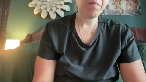 Snapshot of margolane chatting on 06/07/26, 05:38 Elle online show from 06/07/26, 05:38