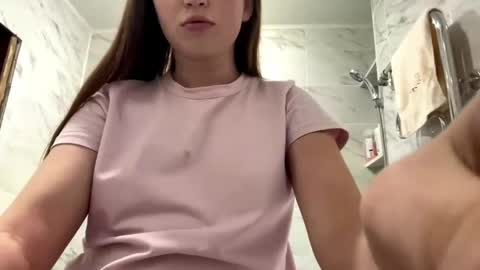 Chloe online show from 06/03/26, 05:51