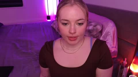 margot_robbie7 online show from 03/11/26, 12:16