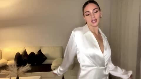 Margot online show from 10/11/25, 08:51