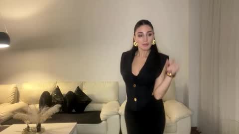 Margot online show from 10/19/25, 01:06