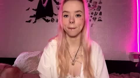 Sofia online show from 12/16/25, 12:21