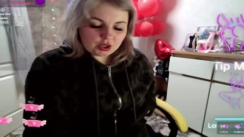 Mari online show from 03/10/25, 07:10