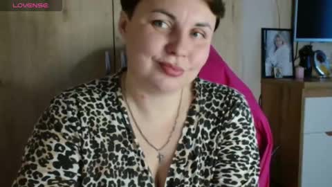 Mari online show from 10/09/25, 01:42