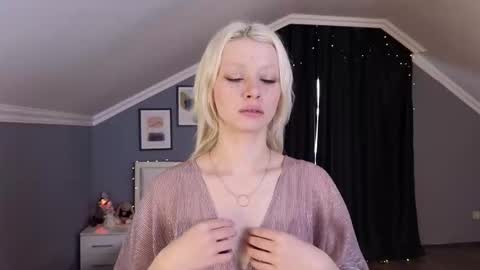 Milena online show from 02/28/26, 10:27