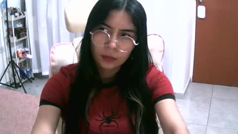 mari_lov3 online show from 03/19/26, 06:06