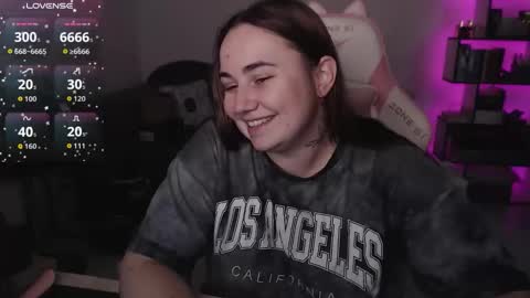 Snapshot of mari_moore7 chatting on 11/23/25, 08:14 mari moore online show from 11/23/25, 08:14