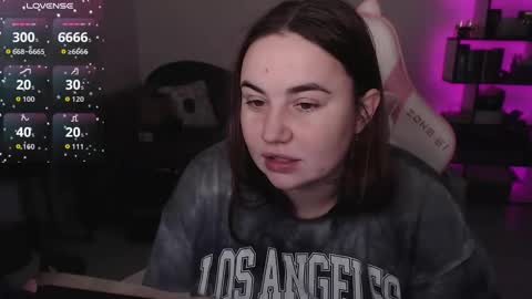 Snapshot of mari_moore7 chatting on 11/24/25, 06:35 mari moore online show from 11/24/25, 06:35