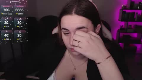 Snapshot of mari_moore7 chatting on 12/02/25, 06:41 mari moore online show from 12/02/25, 06:41