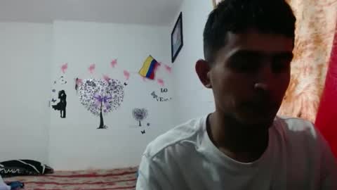 Snapshot of maria_and_angel17 chatting on 01/19/25, 10:39 Mara and ngel online show from 01/19/25, 10:39