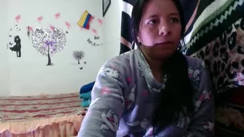 Snapshot of maria_and_angel17 chatting on 01/20/25, 01:50 Mara and ngel online show from 01/20/25, 01:50