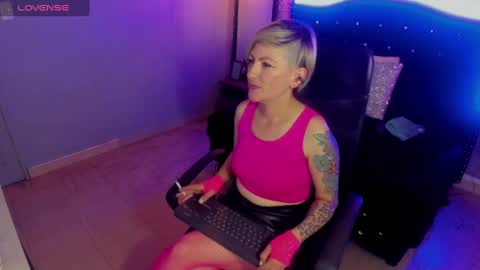 Maria fernanda online show from 01/04/25, 06:09