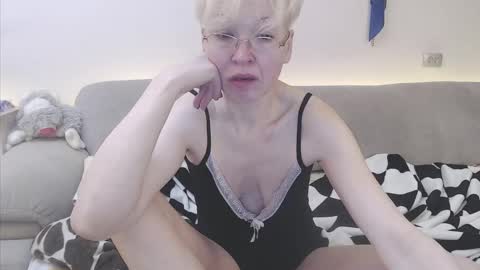 Mari online show from 04/24/26, 06:05