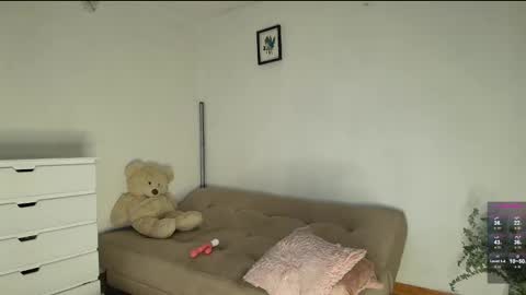 Snapshot of maria_petit chatting on 01/21/25, 03:15 M. online show from 01/21/25, 03:15