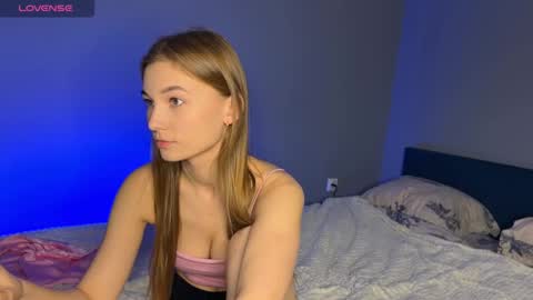 Snapshot of maria_plaudice chatting on 03/06/25, 06:26 maria online show from 03/06/25, 06:26