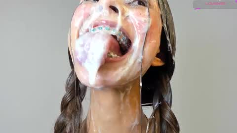 S O F I A  model independent online show from 03/08/25, 06:54