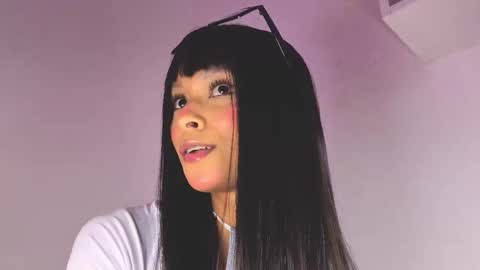 S O F I A  model independent online show from 10/10/25, 12:09