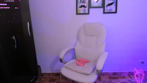 Snapshot of mariaan_m chatting on 02/04/25, 02:32 Leidy online show from 02/04/25, 02:32