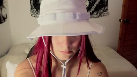 Snapshot of mariagh_ chatting on 06/14/26, 08:44 Maria online show from 06/14/26, 08:44