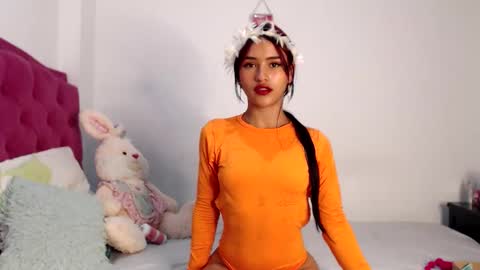 Giselle Mara  online show from 11/05/25, 10:10