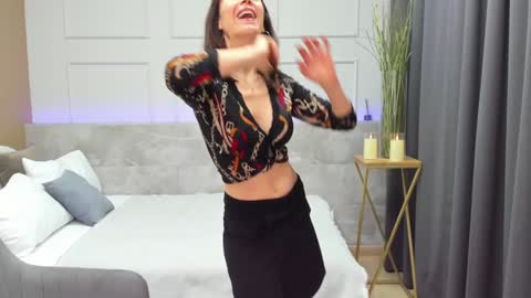 Mari online show from 12/20/24, 01:22