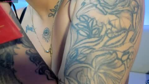 MARIA HERRERA  online show from 04/18/26, 08:42