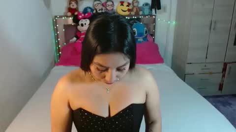 Snapshot of mariajose2015 chatting on 12/17/25, 11:49 Mariajose online show from 12/17/25, 11:49