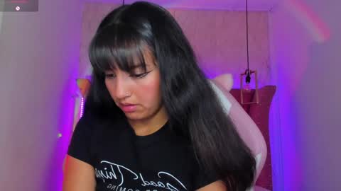 Snapshot of mariam__cute chatting on 01/12/25, 04:50 online show from 01/12/25, 04:50