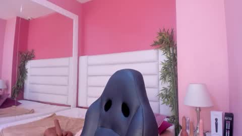 Snapshot of mariam_scott18 chatting on 11/16/25, 03:34 Mariam online show from 11/16/25, 03:34