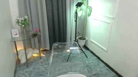 Snapshot of mariamercedesxxx chatting on 02/15/25, 12:01 maria online show from 02/15/25, 12:01