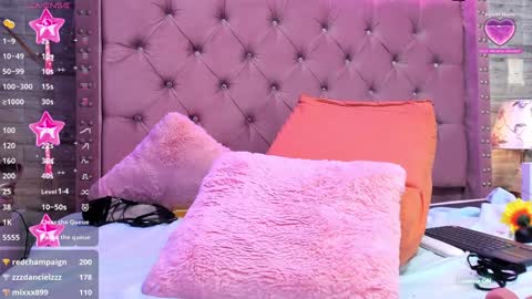 Snapshot of mariamrosse chatting on 01/05/25, 06:56 Mariam online show from 01/05/25, 06:56