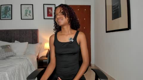 Mariana online show from 04/21/26, 01:42