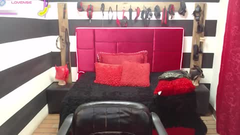 Marian online show from 09/12/25, 03:06