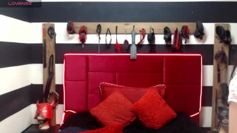 Marian online show from 10/21/25, 05:08