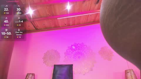 Marian Reynolds online show from 10/31/25, 12:06