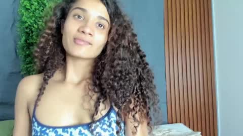 Marian online show from 03/04/25, 01:59