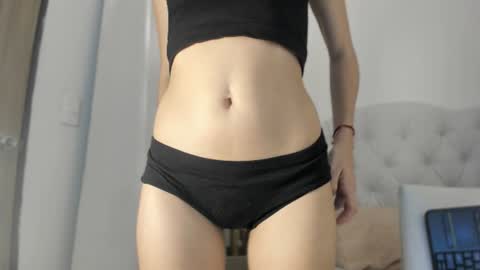 Snapshot of marian_skinny chatting on 07/07/26, 01:37 Marian online show from 07/07/26, 01:37