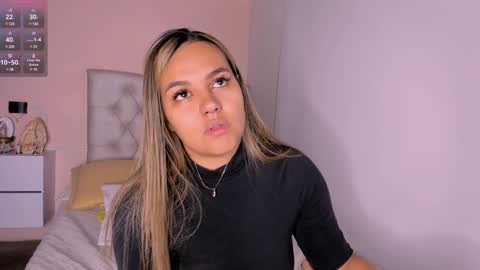 Mariana Roe online show from 12/06/24, 03:41