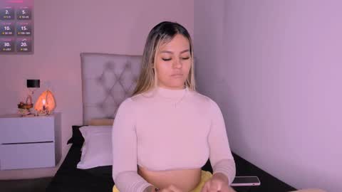 Mariana Roe online show from 02/25/25, 07:09