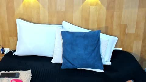 Mariana Angel online show from 10/22/25, 05:13