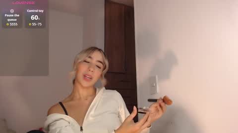 Mariana online show from 12/03/25, 03:03