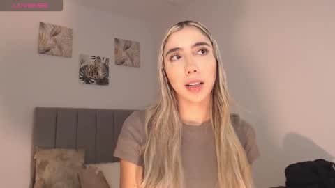 Mariana online show from 03/30/26, 08:21