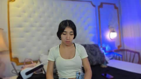 Mariana   online show from 12/20/25, 11:17