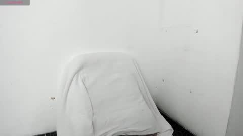 Snapshot of mariana_laurent1 chatting on 02/11/26, 02:27 Mariana online show from 02/11/26, 02:27