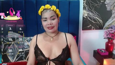mariana_star1 online show from 12/15/25, 04:28