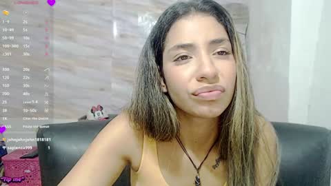 Snapshot of mariana_turner chatting on 02/06/25, 12:00 Mariana turner online show from 02/06/25, 12:00