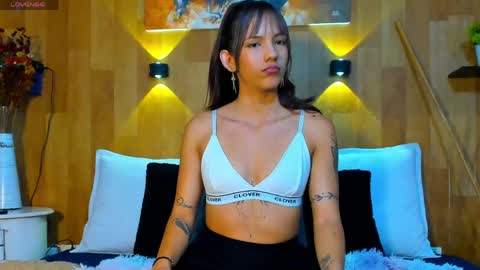 Snapshot of marianaa90 chatting on 05/06/26, 04:01 Mariana Angel online show from 05/06/26, 04:01