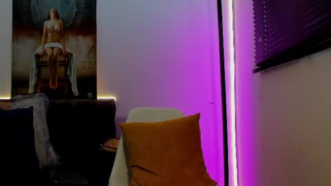 Snapshot of marianaa90 chatting on 08/03/26, 02:11 Mariana Angel online show from 08/03/26, 02:11